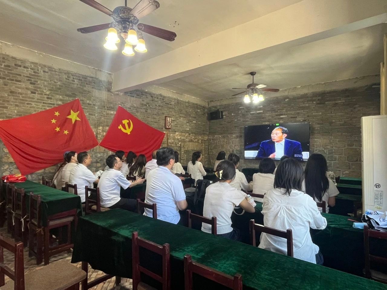 追尋紅色足跡，賡續(xù)革命薪火——文化藝術(shù)學(xué)院黨總支主題黨日活動(dòng)側(cè)記